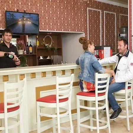 梅纳皇宫酒店 - 全包 酒店