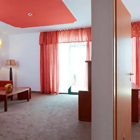 Mena Palace מלון סאני ביץ'