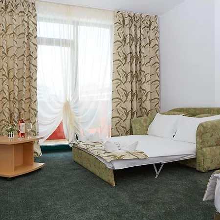 מלון Mena Palace סאני ביץ'