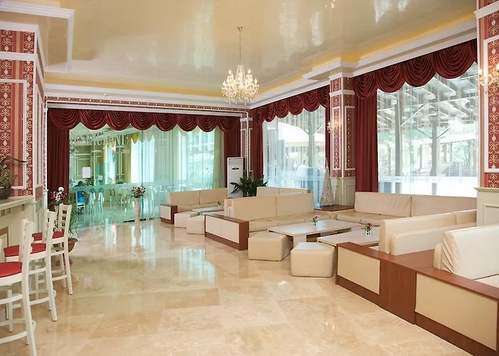 Mena Palace Sluneční pobřeží