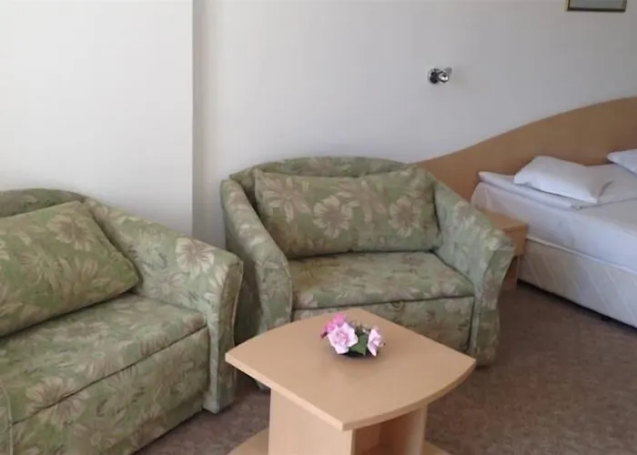 Mena Palace Sluneční pobřeží